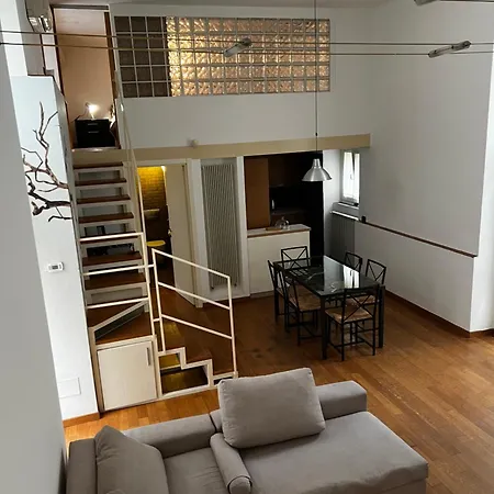 Διαμέρισμα Loft Downtown